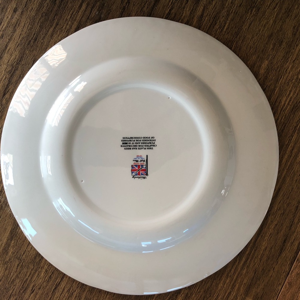 Weatherby Royal Falcon Collector Plate - Roses - Picture 2 of 3